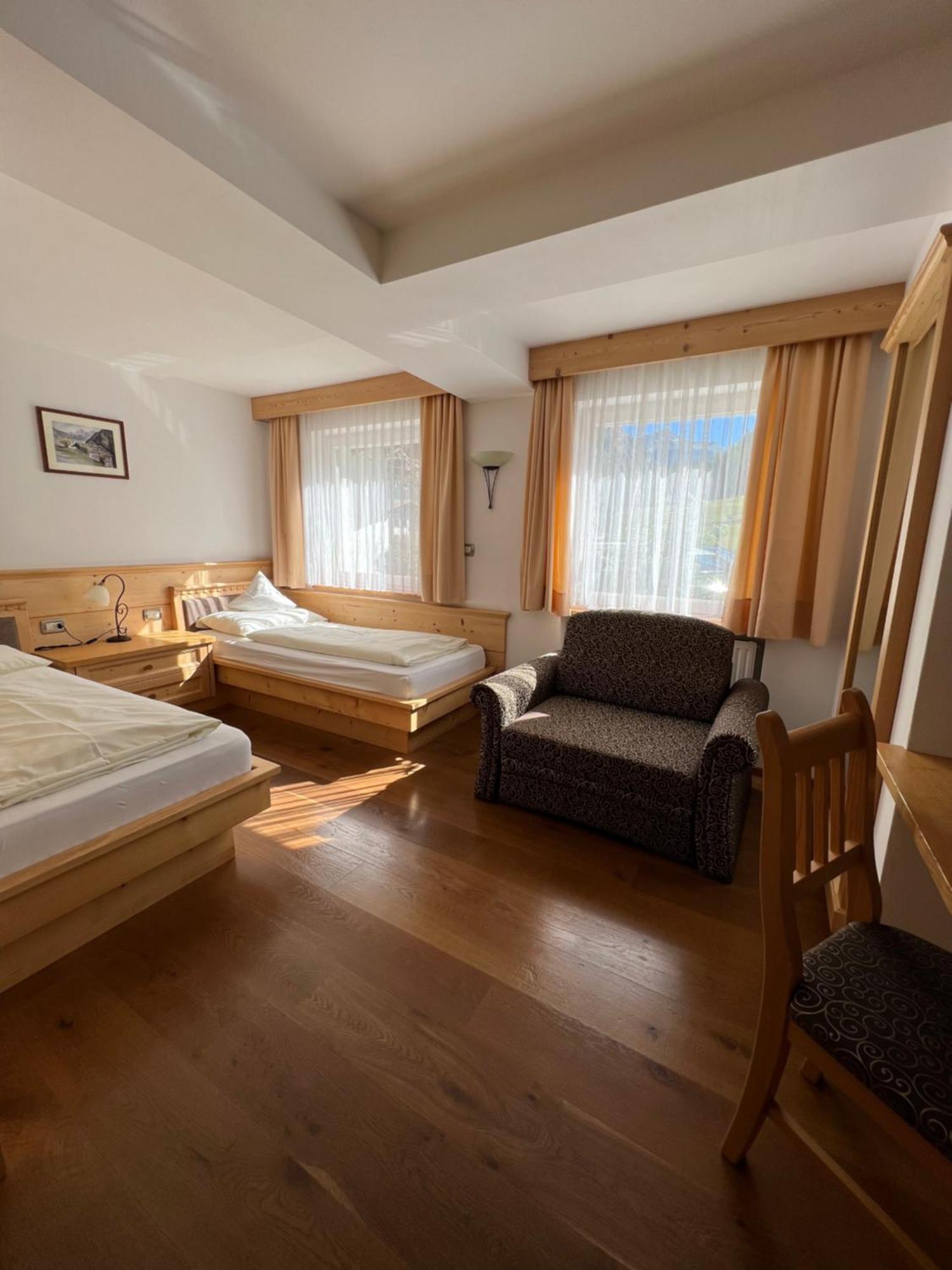 Garni Villa Erna Selva di Val Gardena Szoba fotó